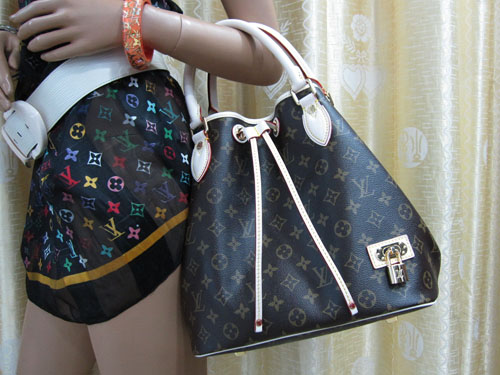Louis Vuitton replica monogram canvas neo M40372