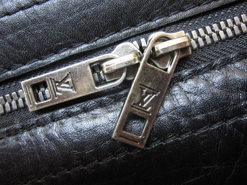 Louis Vuitton replica Utah Leather Yurok M97045 (noir) 