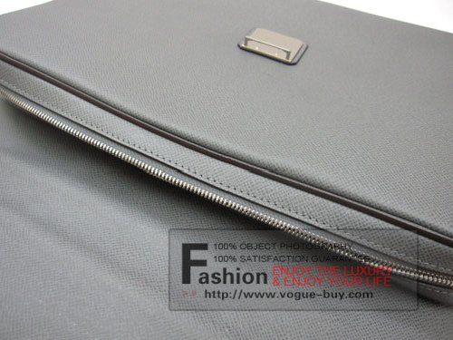 Louis Vuitton replica Taiga Leather Vassili PM M32641(glacier)