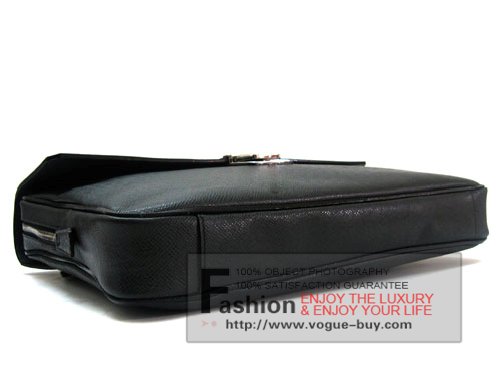 Louis Vuitton replica Taiga Leather Vassili PM M32640(boreal)