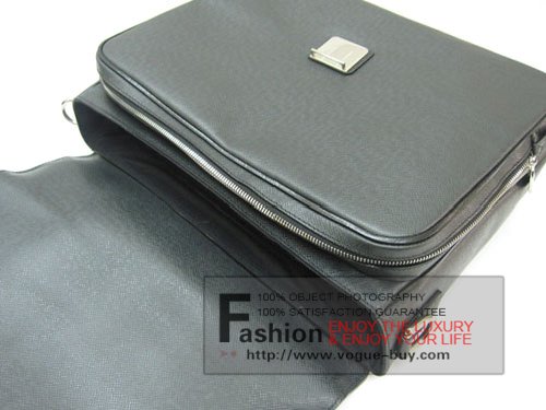 Louis Vuitton replica Taiga Leather Vassili GM M32637 (boreal)