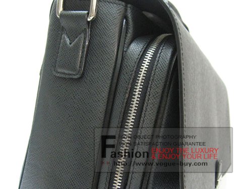 Louis Vuitton replica Taiga Leather Vassili GM M32637 (boreal)