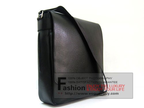 Louis Vuitton replica Taiga Leather Milo messenger bag M32632 (boreal)