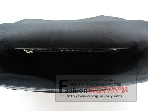 Louis Vuitton replica Taiga Leather Milo messenger bag M32632 (boreal)
